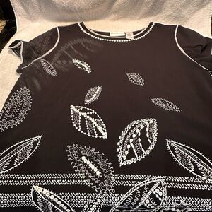 Alfred Dunner Summer Bling Black Top with White Accents Womens Tshirt size small
